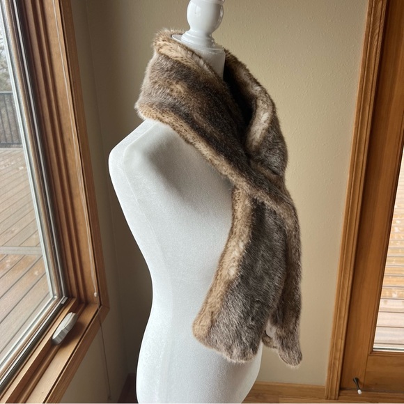 Restoration Hardware Faux Fur Scarf Winter Wrap Brown Chic Feminine Classy - Picture 2 of 12